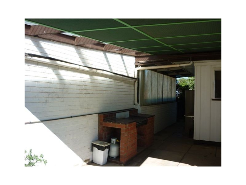 27 Hewitt Street, Warracknabeal VIC 3393