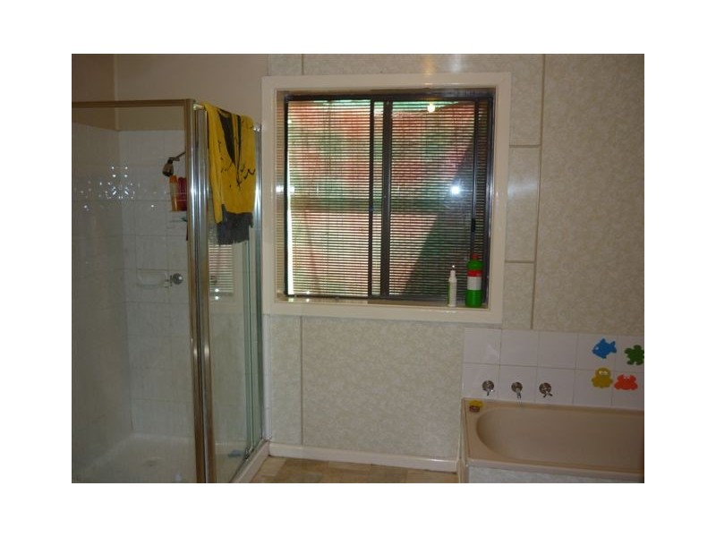 23 Napier Street, Donald VIC 3480