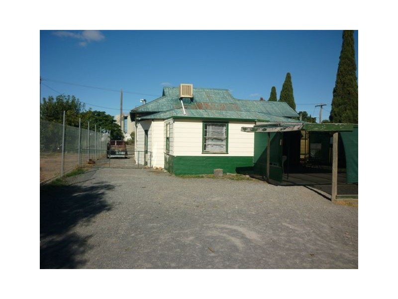 23 Napier Street, Donald VIC 3480