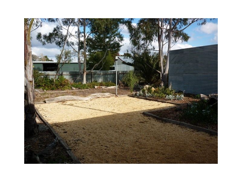 5 Livingstone Street, Warracknabeal VIC 3393