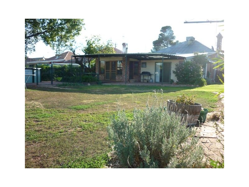 20 Campbell Street, Donald VIC 3480