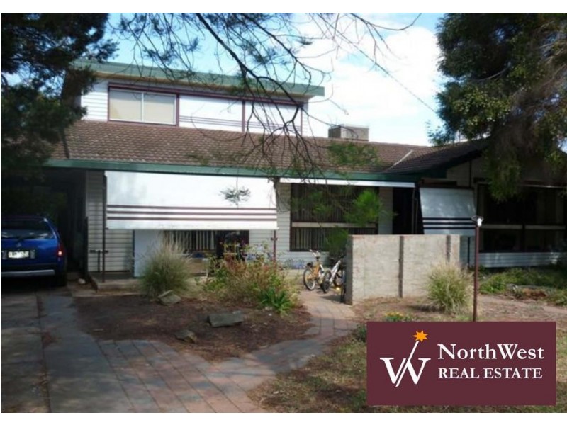 33 McCracken Avenue, Donald VIC 3480