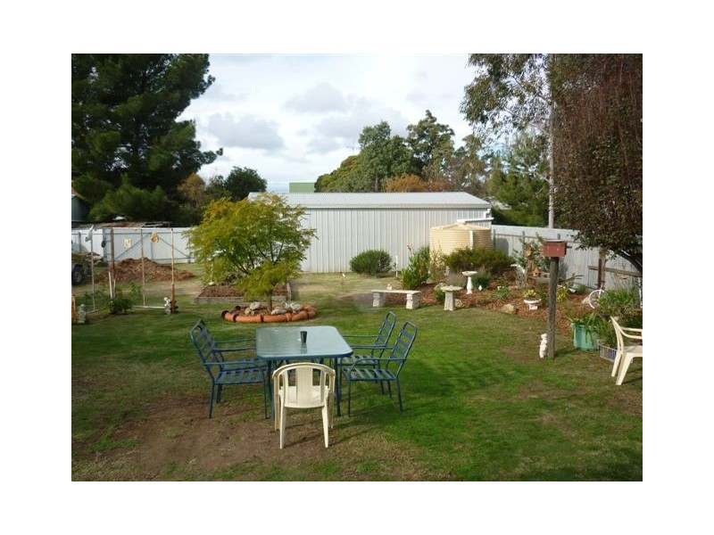 65 Jamouneau Street, Warracknabeal VIC 3393