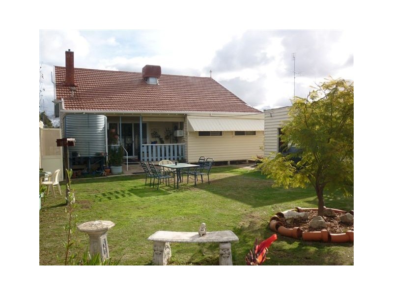 65 Jamouneau Street, Warracknabeal VIC 3393