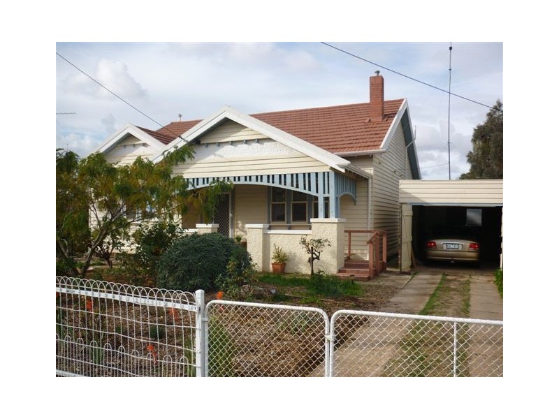 65 Jamouneau Street, Warracknabeal VIC 3393