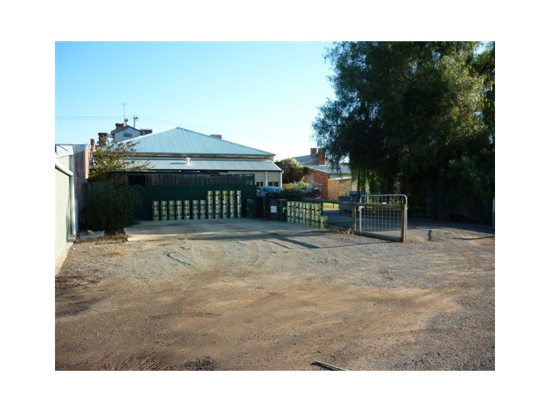 29 Woods Street, Donald VIC 3480