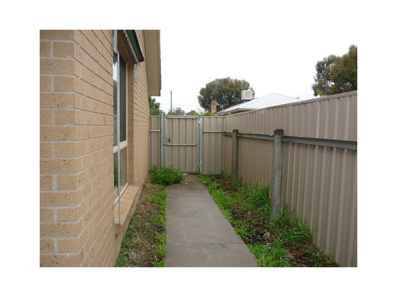 1-3/85 Anderson Street, Warracknabeal VIC 3393