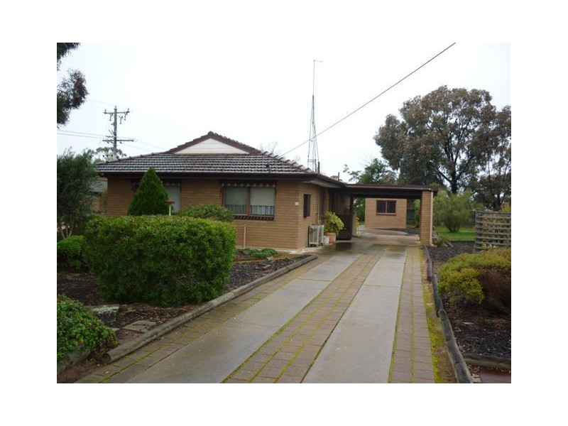 11 Hewitt St, Warracknabeal VIC 3393