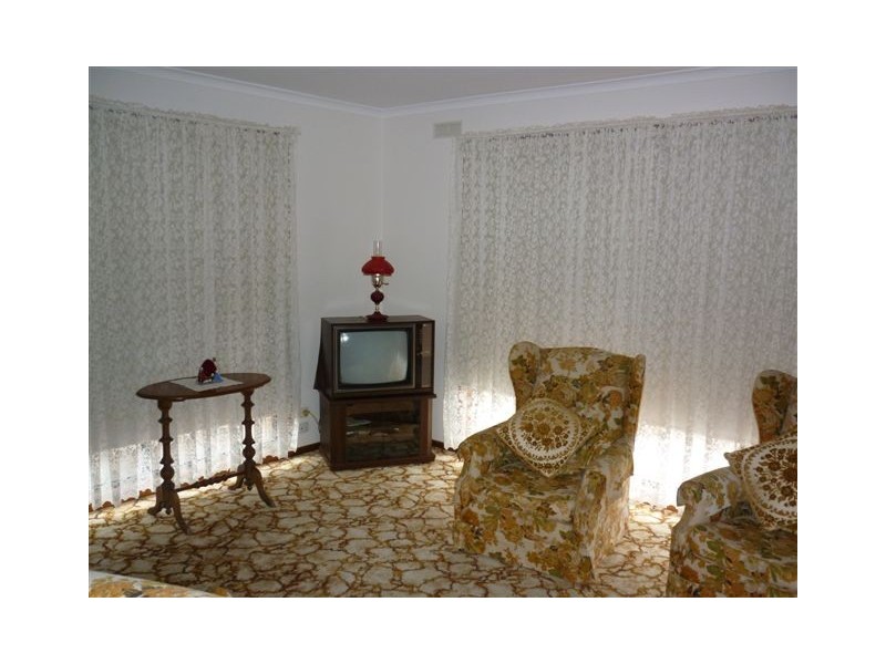 11 Hewitt St, Warracknabeal VIC 3393