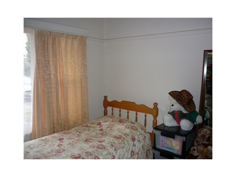 28 McLean St, Warracknabeal VIC 3393