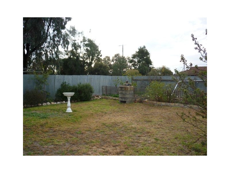 26 Tregear Street, Warracknabeal VIC 3393