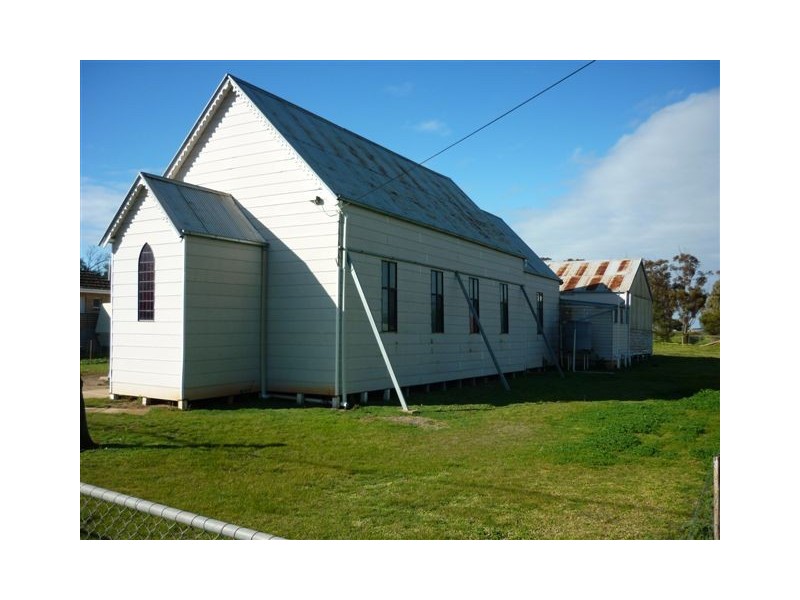 4 Clark Street, Watchem VIC 3482