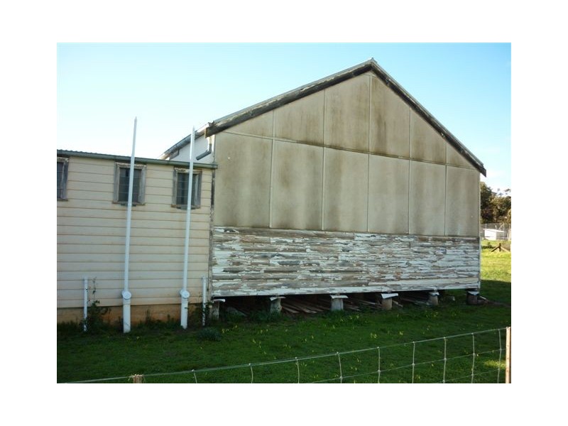 4 Clark Street, Watchem VIC 3482