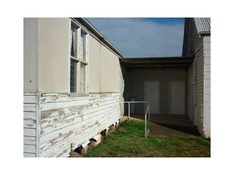 4 Clark Street, Watchem VIC 3482