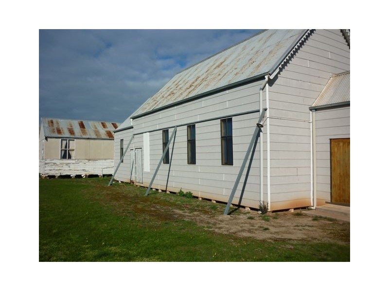 4 Clark Street, Watchem VIC 3482