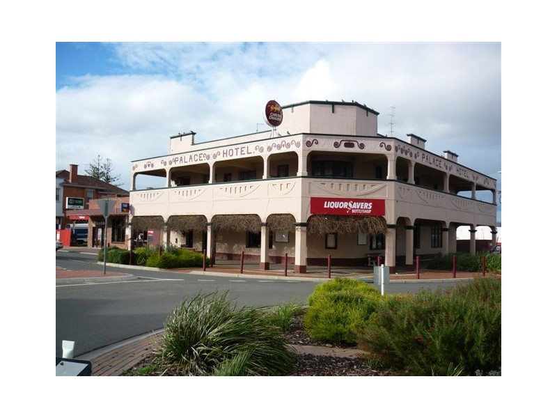 99 Scott Street, Warracknabeal VIC 3393