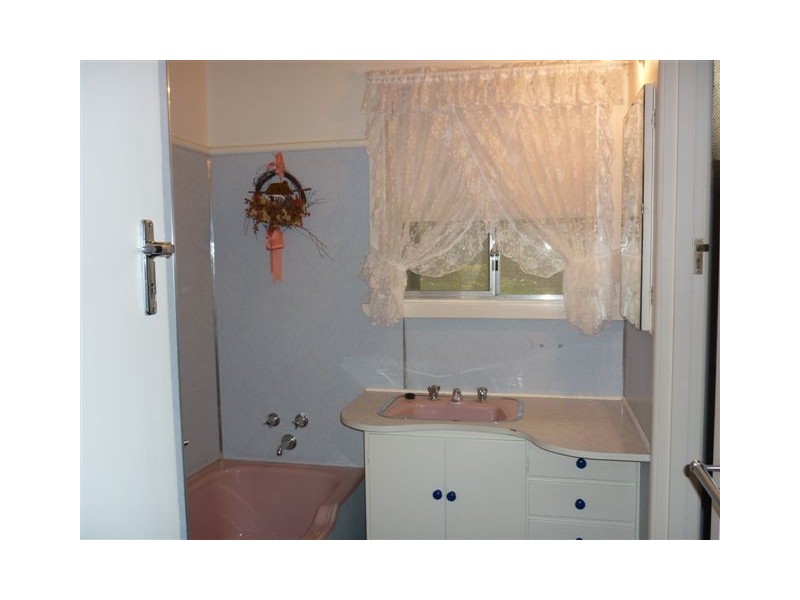 11 Upper Roy Street, Jeparit VIC 3423