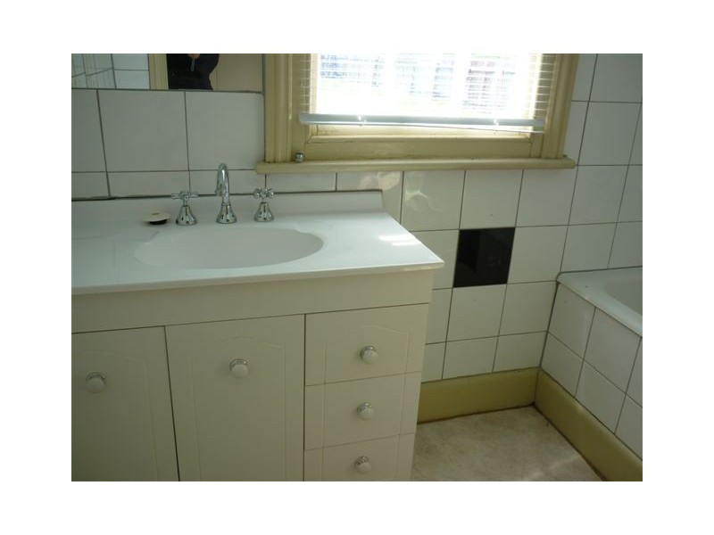 5 Walker Street, Donald VIC 3480