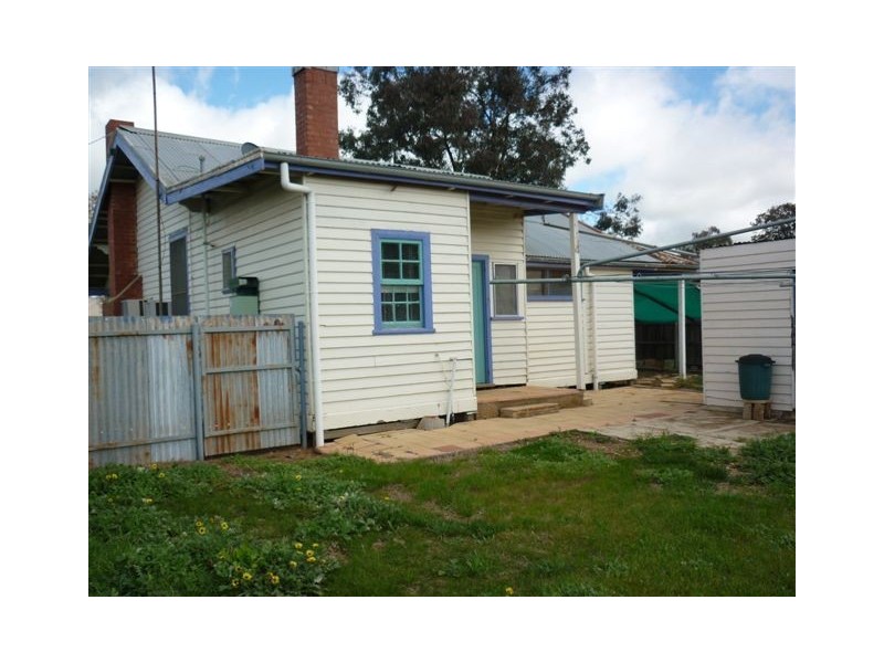 5 Walker Street, Donald VIC 3480