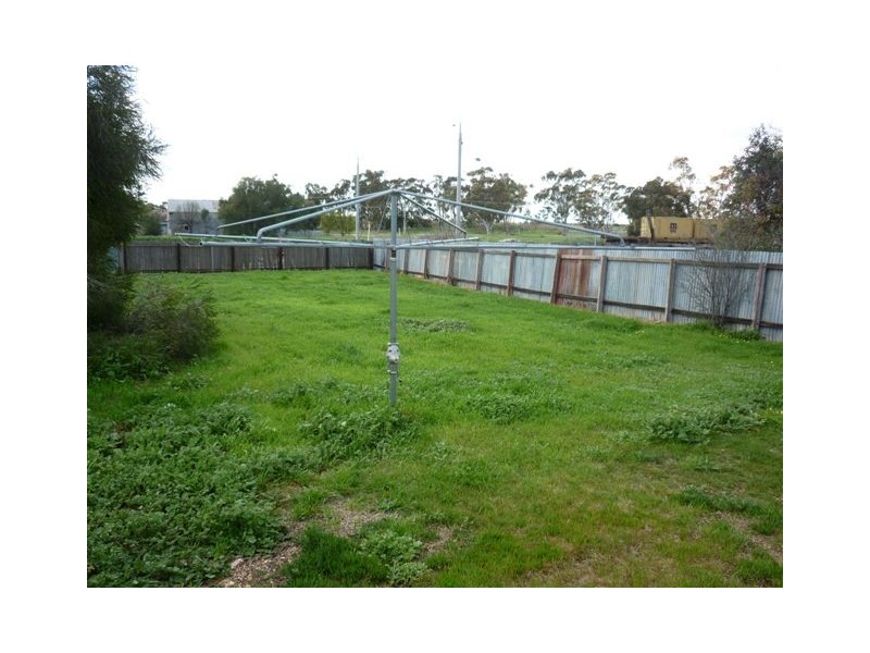 5 Walker Street, Donald VIC 3480