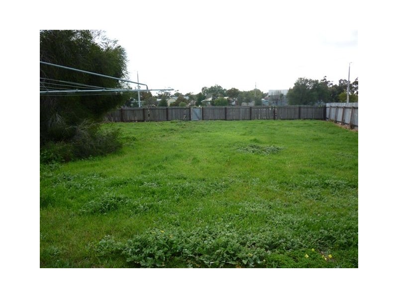 5 Walker Street, Donald VIC 3480