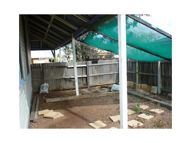 5 Walker Street, Donald VIC 3480