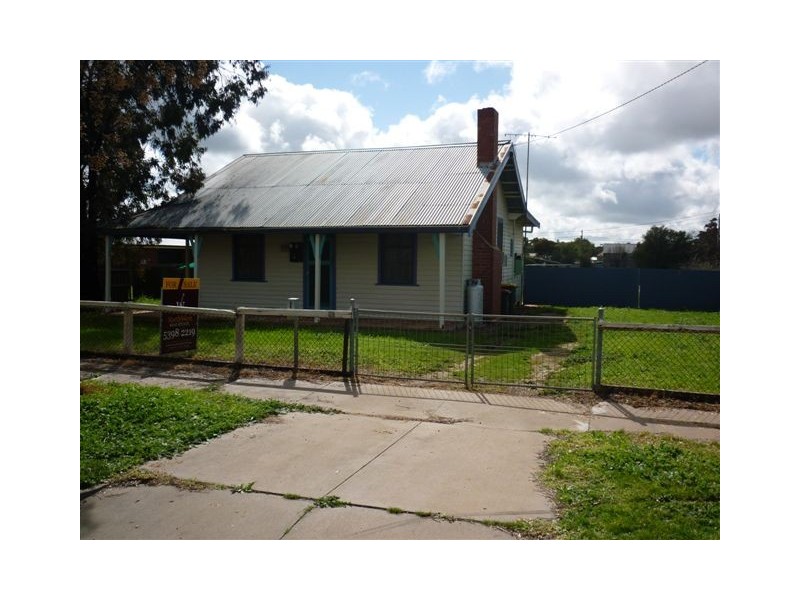 5 Walker Street, Donald VIC 3480