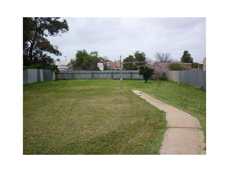18 Campbell Street, Donald VIC 3480
