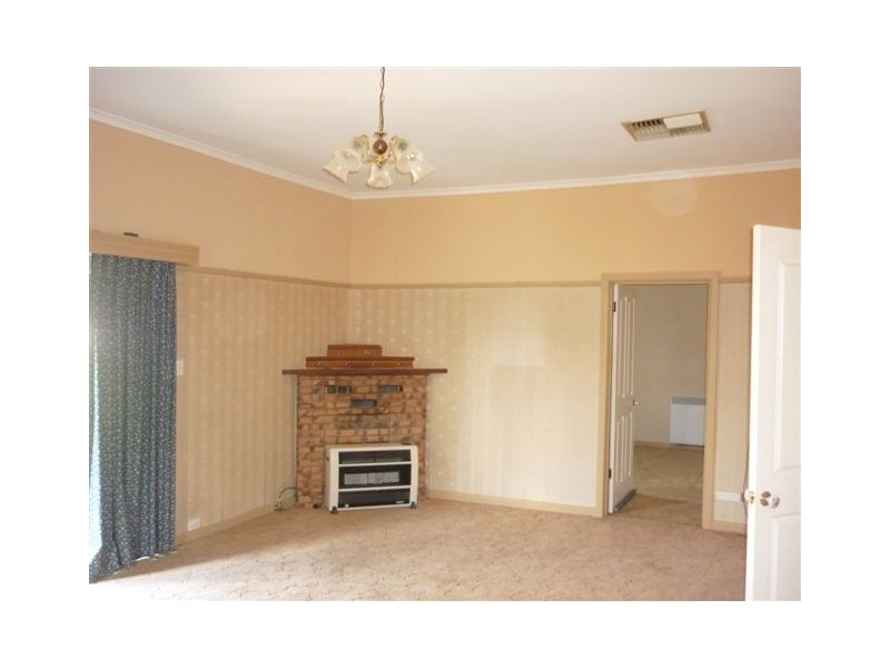 38 Deakin Street, Beulah VIC 3395