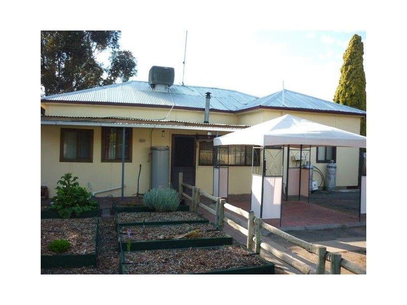 38 Deakin Street, Beulah VIC 3395