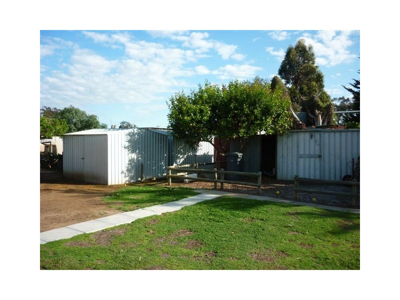 38 Deakin Street, Beulah VIC 3395