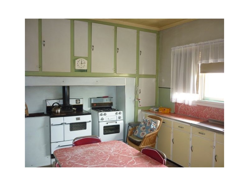 11 Kokoda Ave, Warracknabeal VIC 3393