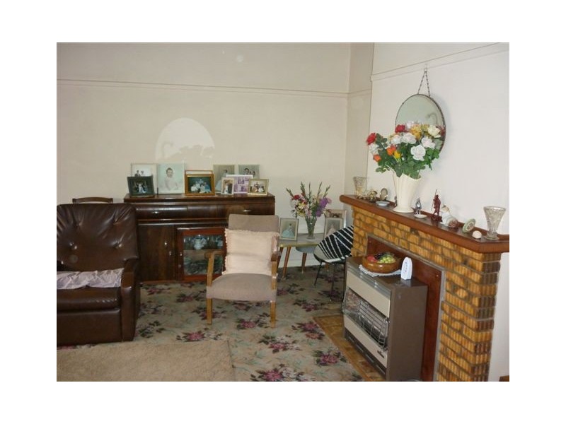 11 Kokoda Ave, Warracknabeal VIC 3393