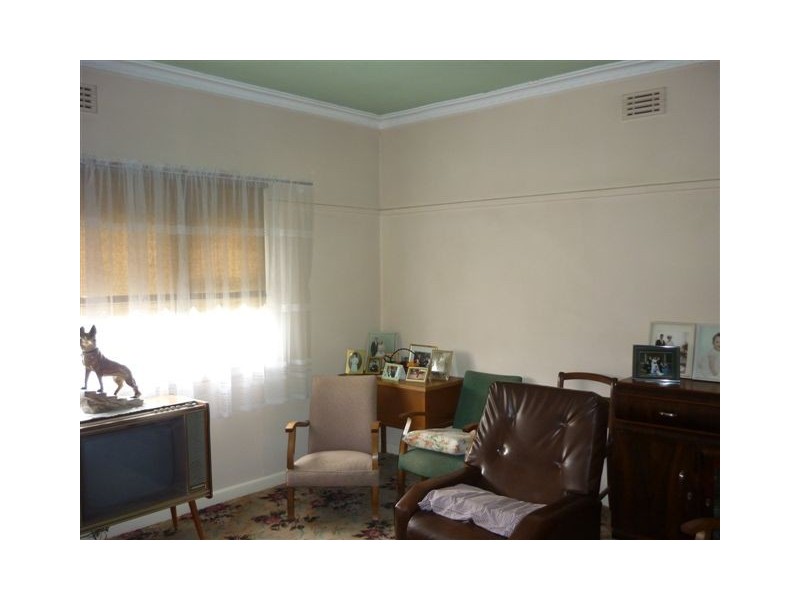 11 Kokoda Ave, Warracknabeal VIC 3393