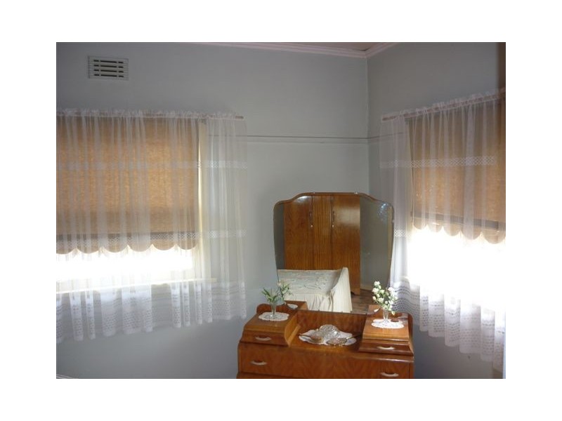 11 Kokoda Ave, Warracknabeal VIC 3393