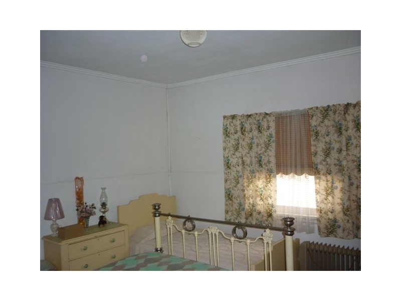 11 Kokoda Ave, Warracknabeal VIC 3393