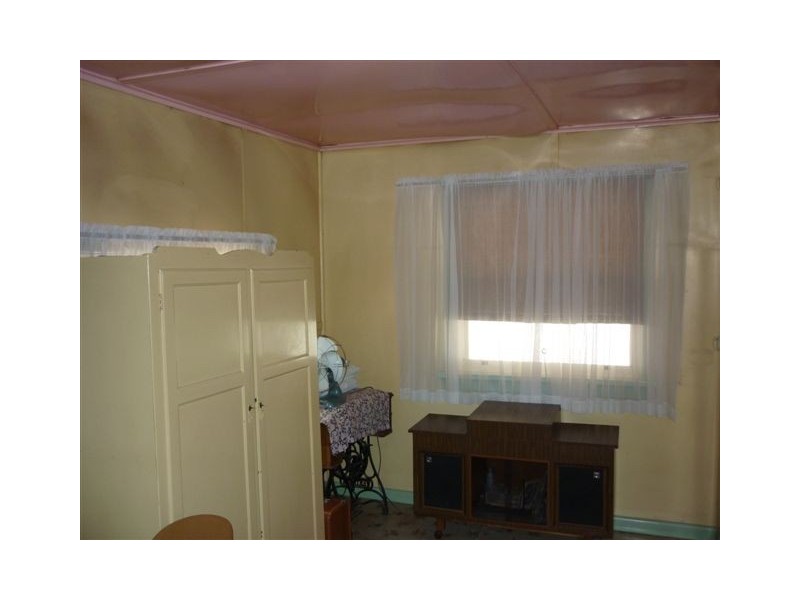 11 Kokoda Ave, Warracknabeal VIC 3393