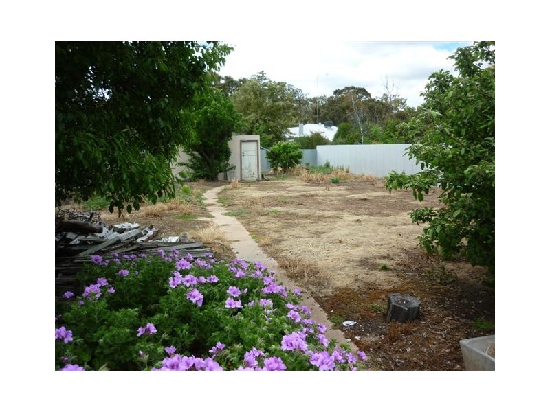 11 Kokoda Ave, Warracknabeal VIC 3393