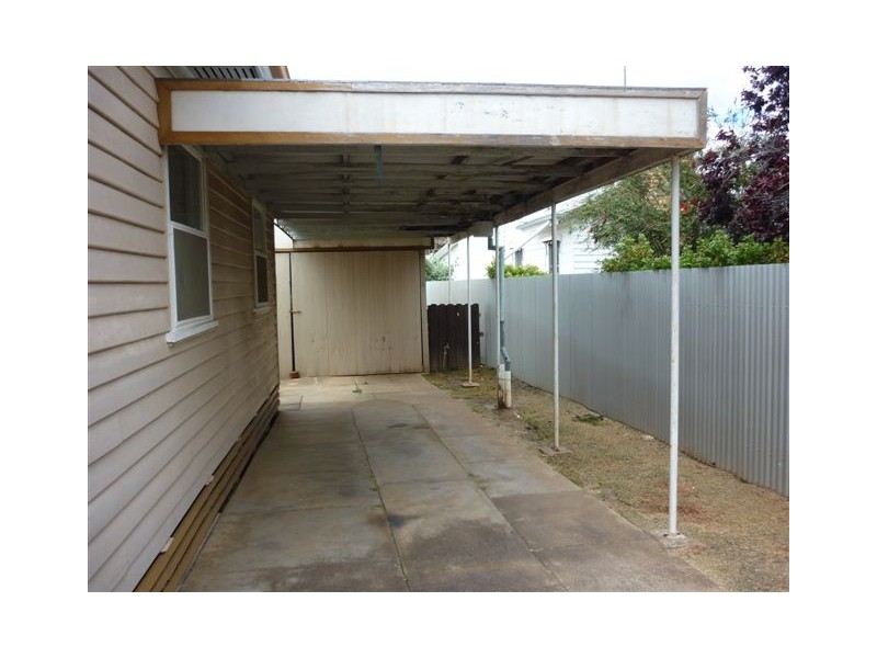 11 Kokoda Ave, Warracknabeal VIC 3393