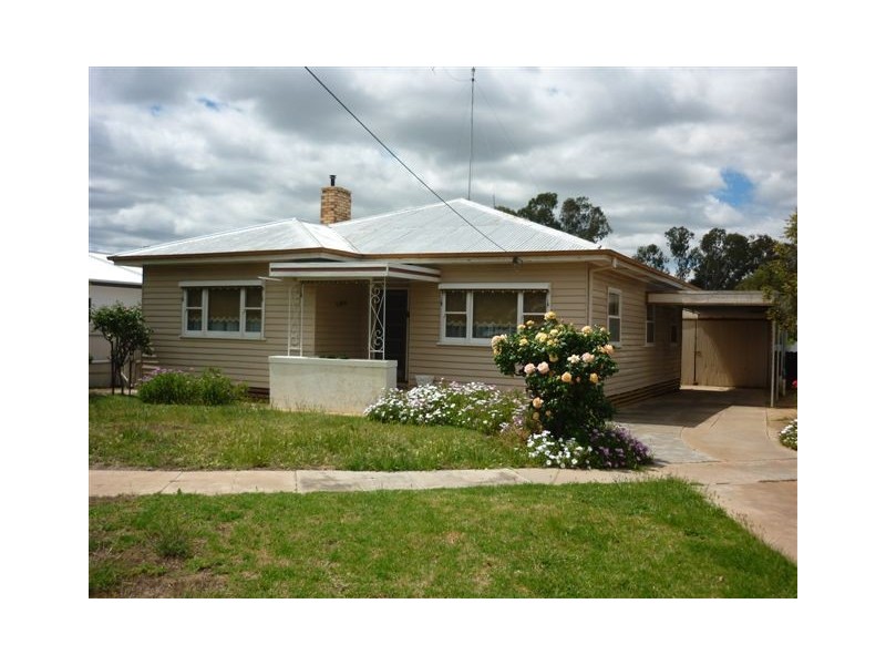 11 Kokoda Ave, Warracknabeal VIC 3393