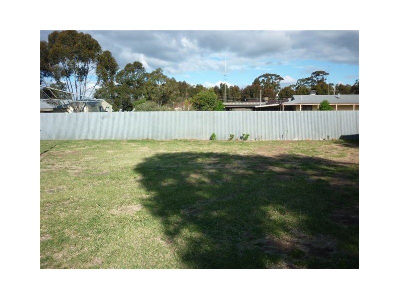 12 Gould street, Warracknabeal VIC 3393