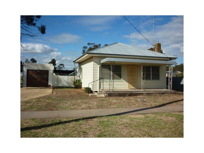 12 Gould street, Warracknabeal VIC 3393