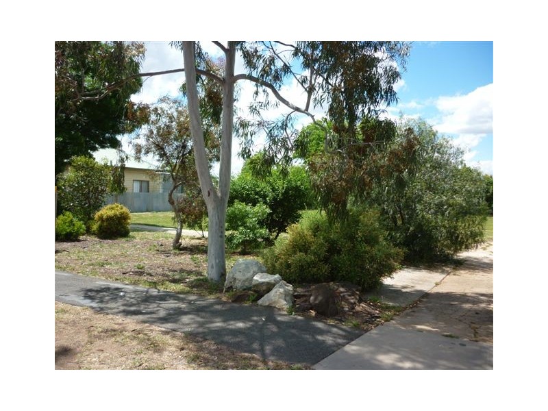 41 Devereaux Street, Warracknabeal VIC 3393