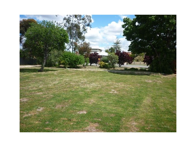 41 Devereaux Street, Warracknabeal VIC 3393