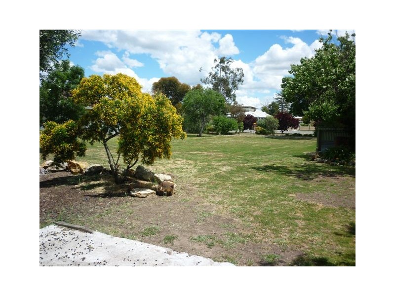 41 Devereaux Street, Warracknabeal VIC 3393