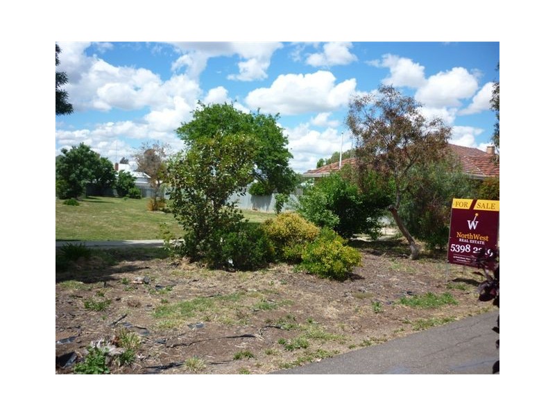 41 Devereaux Street, Warracknabeal VIC 3393