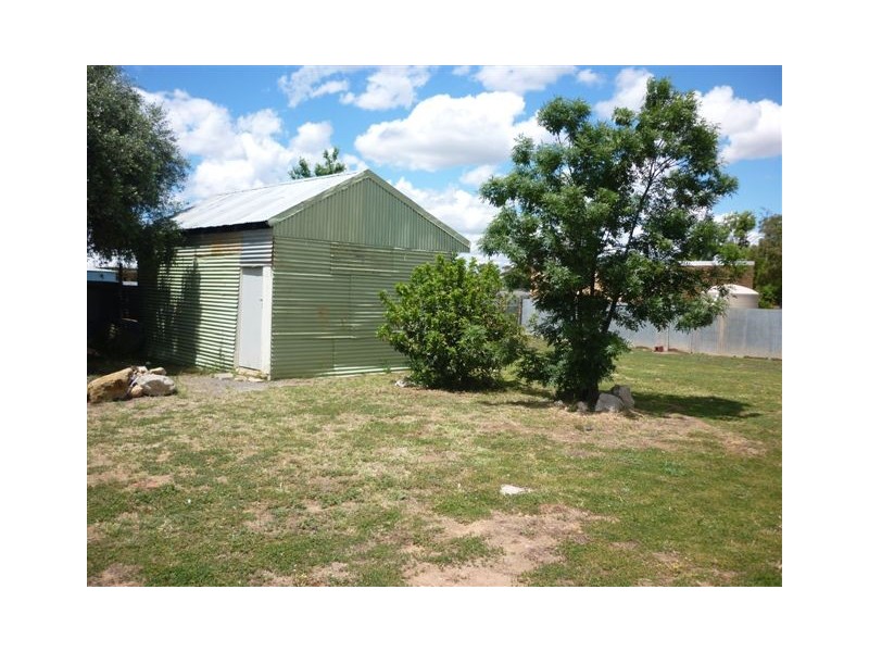 41 Devereaux Street, Warracknabeal VIC 3393