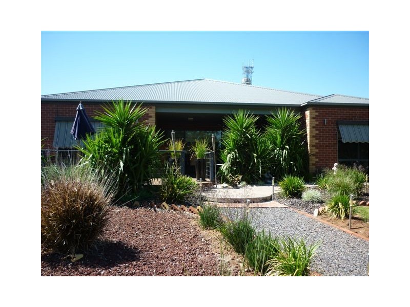 3/11 Hammill Street, Donald VIC 3480