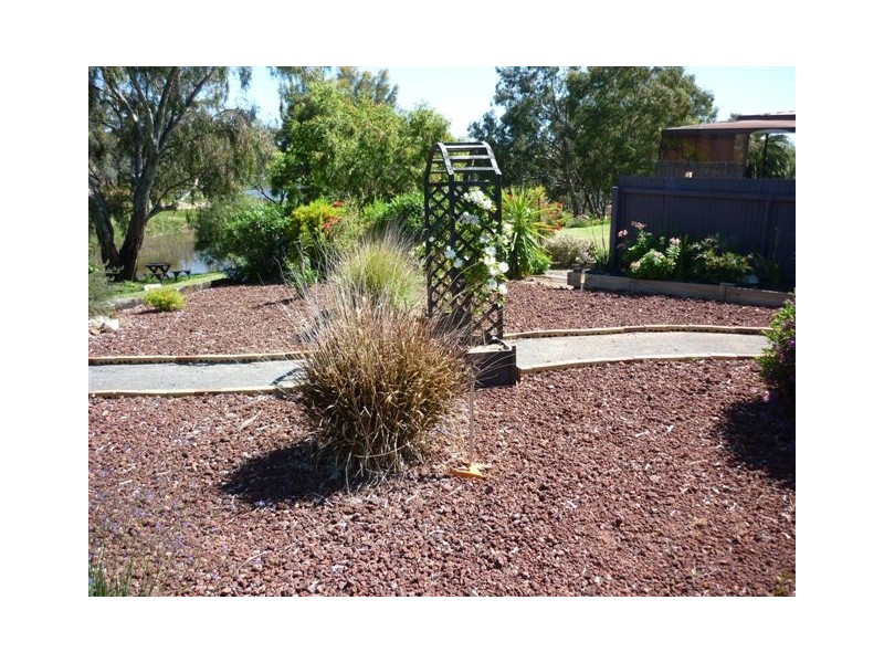 3/11 Hammill Street, Donald VIC 3480