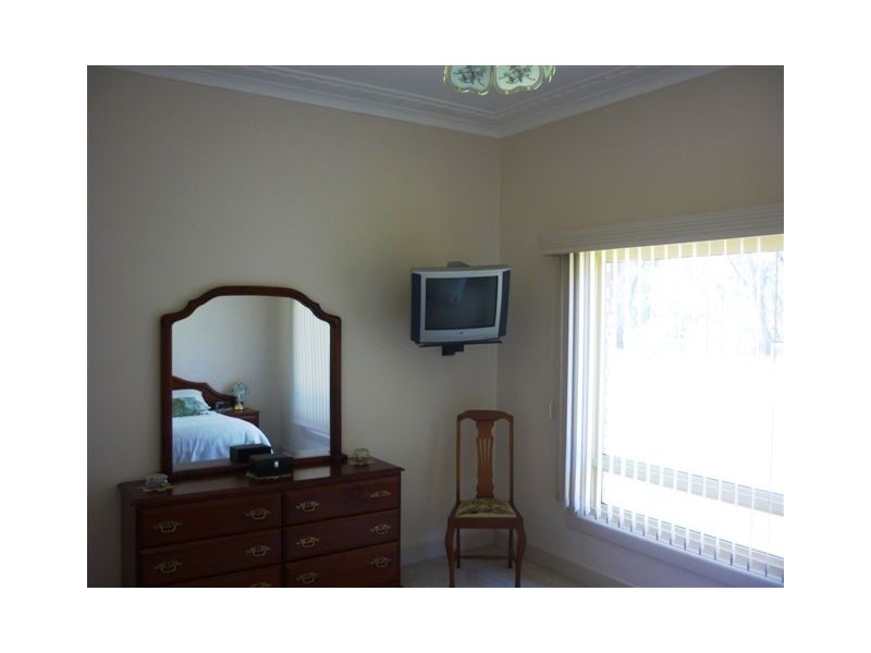 7 Asquith Ave, Warracknabeal VIC 3393